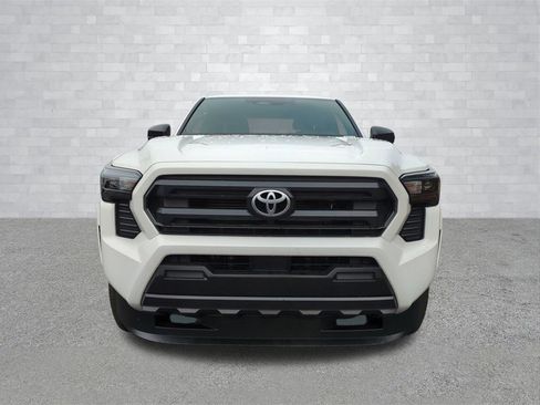 Used 2024 Toyota Tacoma SR image 9