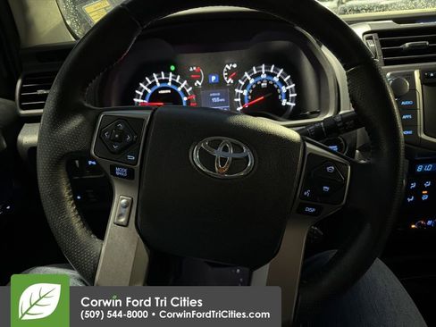 Used 2015 Toyota 4Runner 4WD image 2