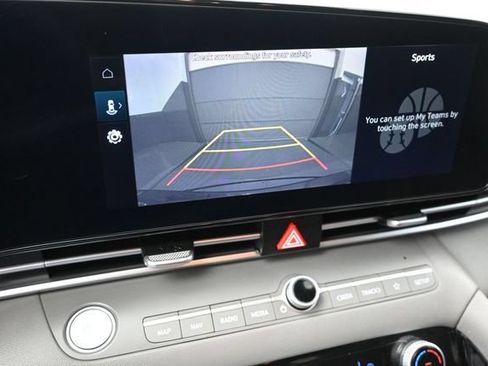 Used 2023 Hyundai Elantra SEL w/ Convenience Package FWD image 3