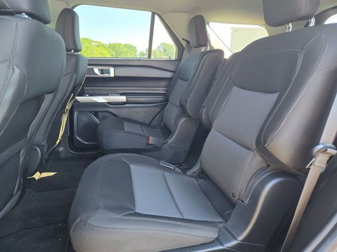 Used 2023 Ford Explorer XLT AWD/4WD image 13