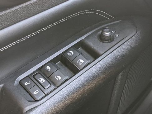 Certified 2022 Jeep Compass Altitude image 16