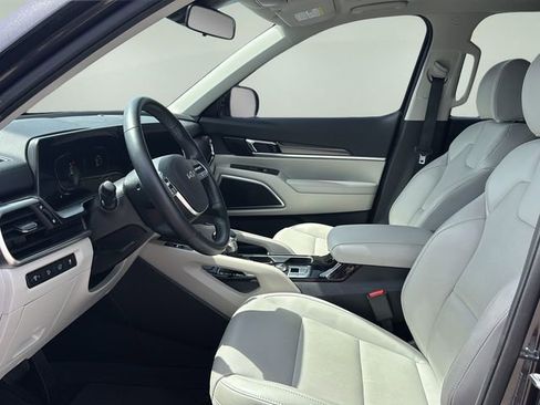 Used 2025 Kia Telluride S FWD image 17