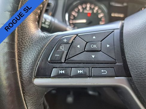 Used 2017 Nissan Rogue SL image 14