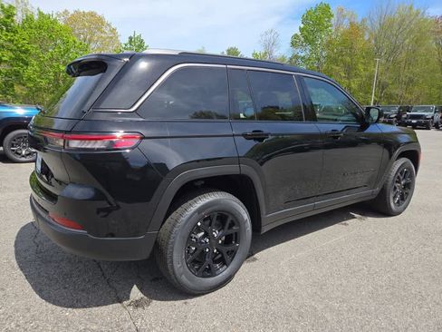 New 2026 Jeep Grand Cherokee Altitude AWD/4WD image 4