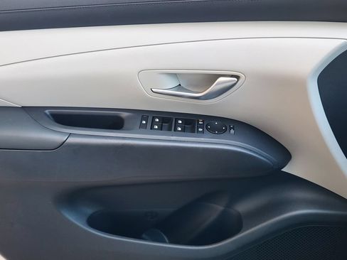 Used 2025 Hyundai Tucson SE FWD image 21