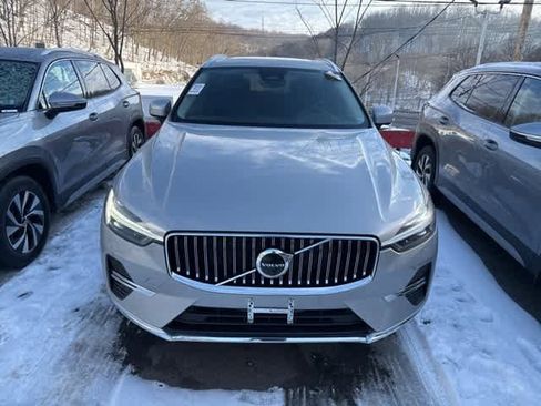 Used 2023 Volvo XC60 B5 Plus image 2