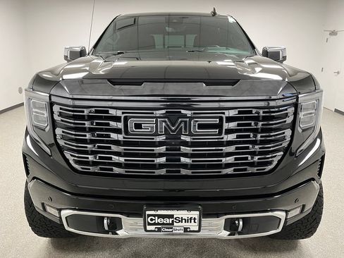 Used 2023 GMC Sierra 1500 Denali Ultimate AWD/4WD image 3