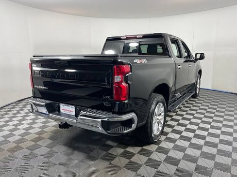 Used 2022 Chevrolet Silverado 1500 LTZ w/ LTZ Premium Package AWD/4WD image 17