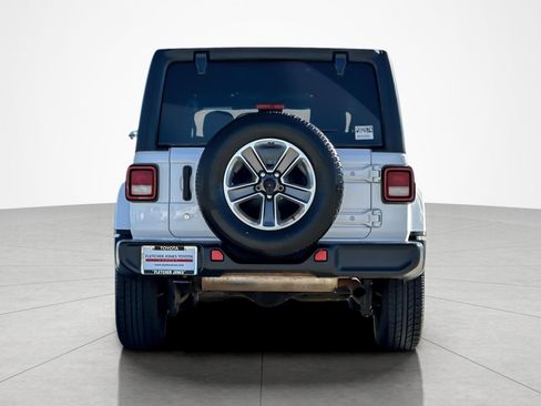 Used 2020 Jeep Wrangler Unlimited Sahara image 4