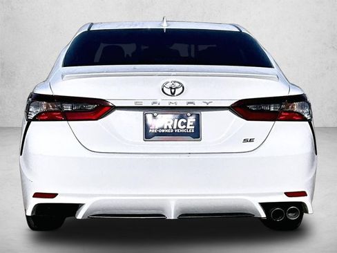 Used 2023 Toyota Camry SE FWD image 4