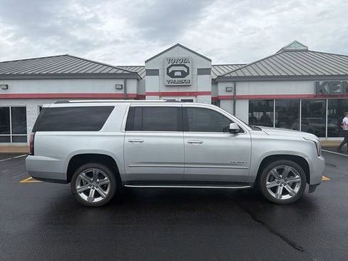 Used 2017 GMC Yukon XL Denali w/ Open Road Package image 12