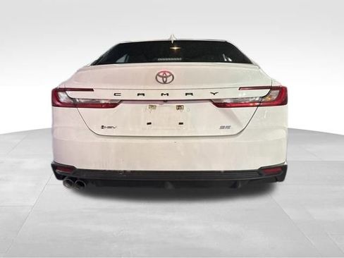 Used 2025 Toyota Camry SE image 6