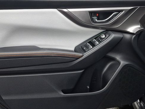 Used 2023 Subaru Crosstrek 2.5i Limited w/ Moonroof Package image 12