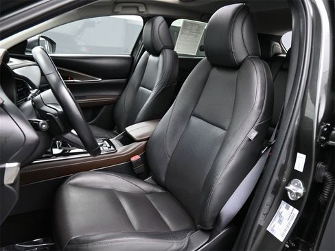 Used 2023 MAZDA CX-30 AWD 2.5 S w/ Premium Package image 17