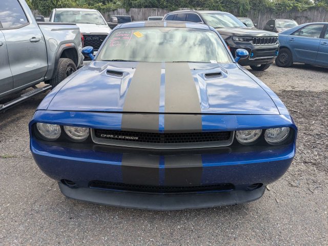 Used 2012 Dodge Challenger SXT RWD image 2