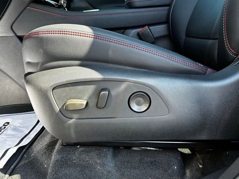 New 2026 Chevrolet Traverse RS w/ LPO, Floor Liner Package AWD/4WD image 9