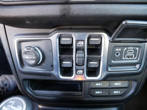 Used 2025 Jeep Wrangler Sport S w/ Convenience Group image 31