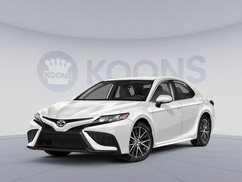 Used 2023 Toyota Camry SE image 1