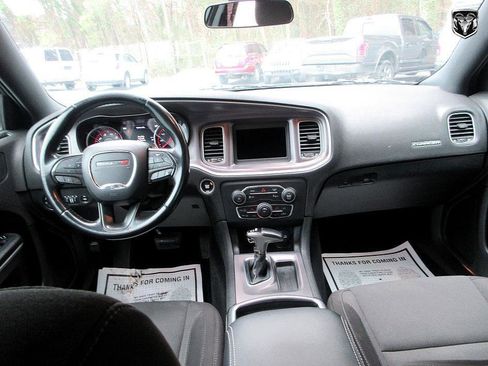 Used 2019 Dodge Charger SXT image 24