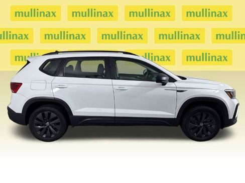 Used 2024 Volkswagen Taos S FWD image 2