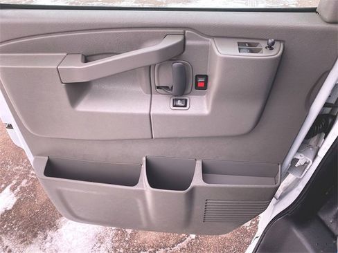 Used 2023 GMC Savana 2500 LS w/ Driver Convenience Package image 19