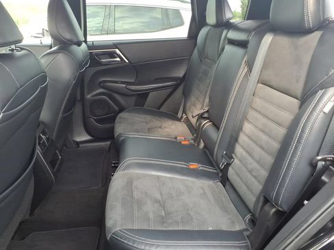 Used 2022 Mitsubishi Outlander SE FWD image 16