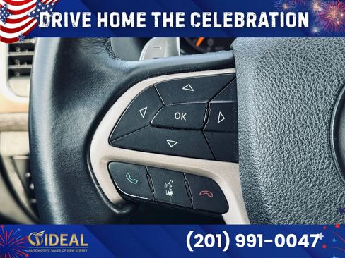 Used 2017 Jeep Grand Cherokee Laredo w/ Quick Order Package 23E AWD/4WD image 12