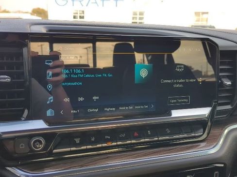 Used 2025 Chevrolet Silverado 2500 LT w/ Texas Edition image 6