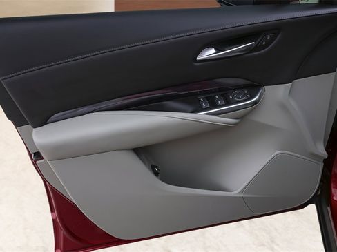 Used 2023 Cadillac XT4 Luxury w/ Driver Awareness Package image 24