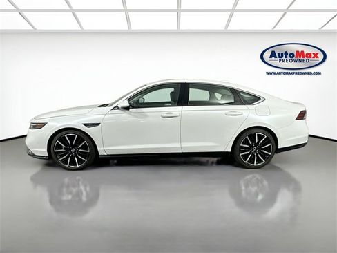 Used 2025 Honda Accord Touring image 9