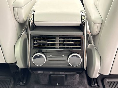 Used 2025 Land Rover Range Rover Sport SE AWD/4WD image 20
