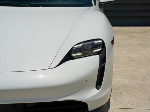 Used 2022 Porsche Taycan 4S AWD/4WD image 8