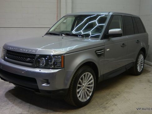 Used 2011 Land Rover Range Rover Sport HSE image 2