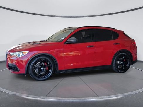 Used 2018 Alfa Romeo Stelvio Sport w/ Quick Order Package 22J Sport AWD/4WD image 5