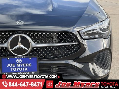 Used 2025 Mercedes-Benz CLA 250 4MATIC image 4