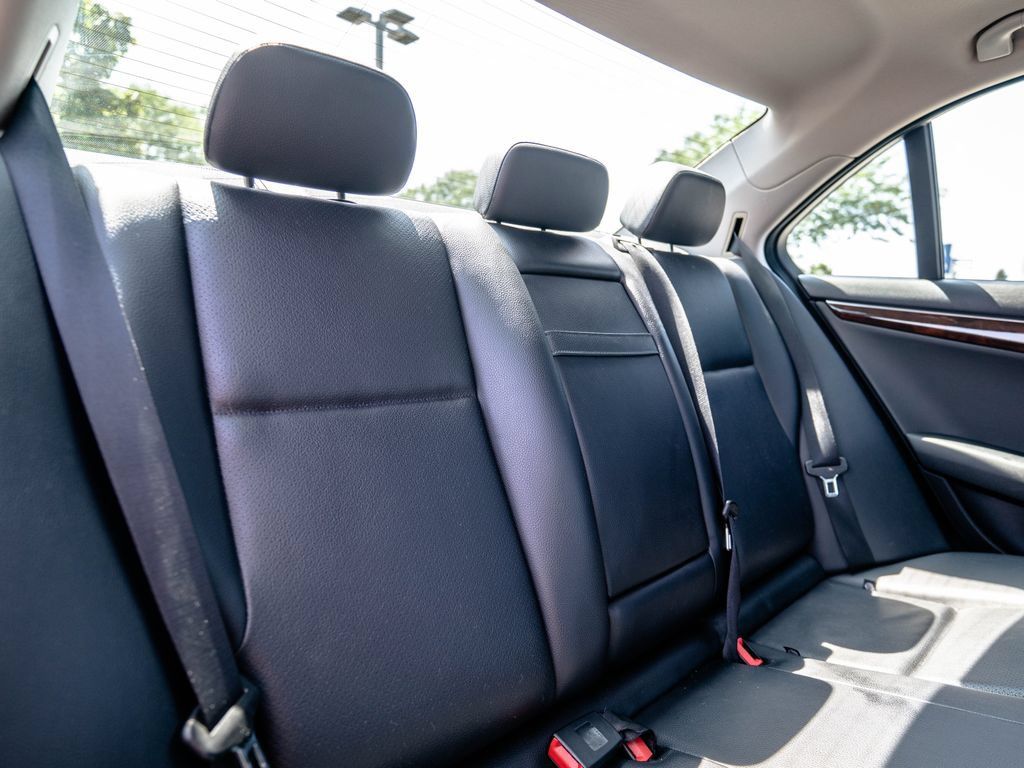 Used 2012 Mercedes-Benz C 300 4MATIC Sedan image 36