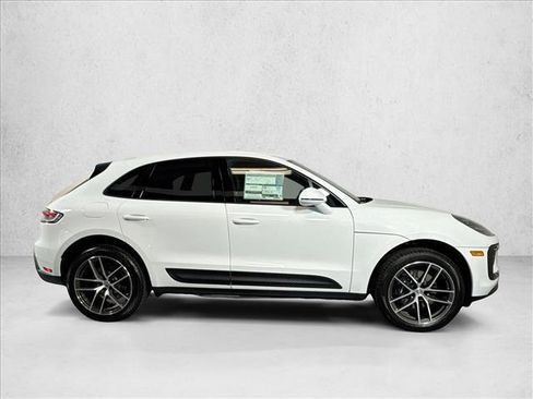Certified 2026 Porsche Macan AWD/4WD image 8