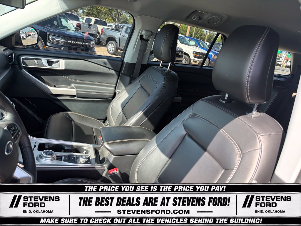 Used 2024 Ford Explorer XLT w/ Equipment Group 202A AWD/4WD image 17