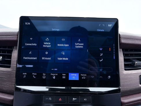 Used 2024 Ford Expedition Limited AWD/4WD image 23