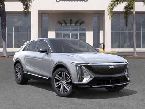 New 2026 Cadillac Lyriq Luxury AWD/4WD image 7