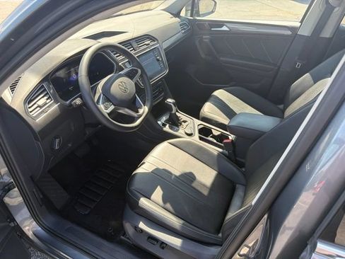 Used 2024 Volkswagen Tiguan SE AWD/4WD image 42