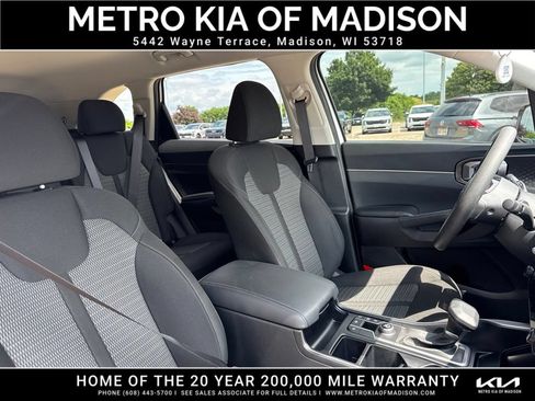 Used 2025 Kia Sorento LX FWD image 44