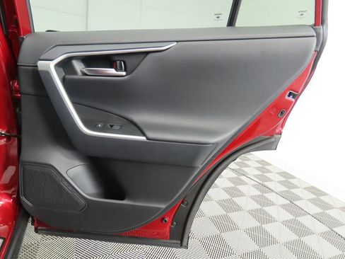 Used 2025 Toyota RAV4 Limited image 25