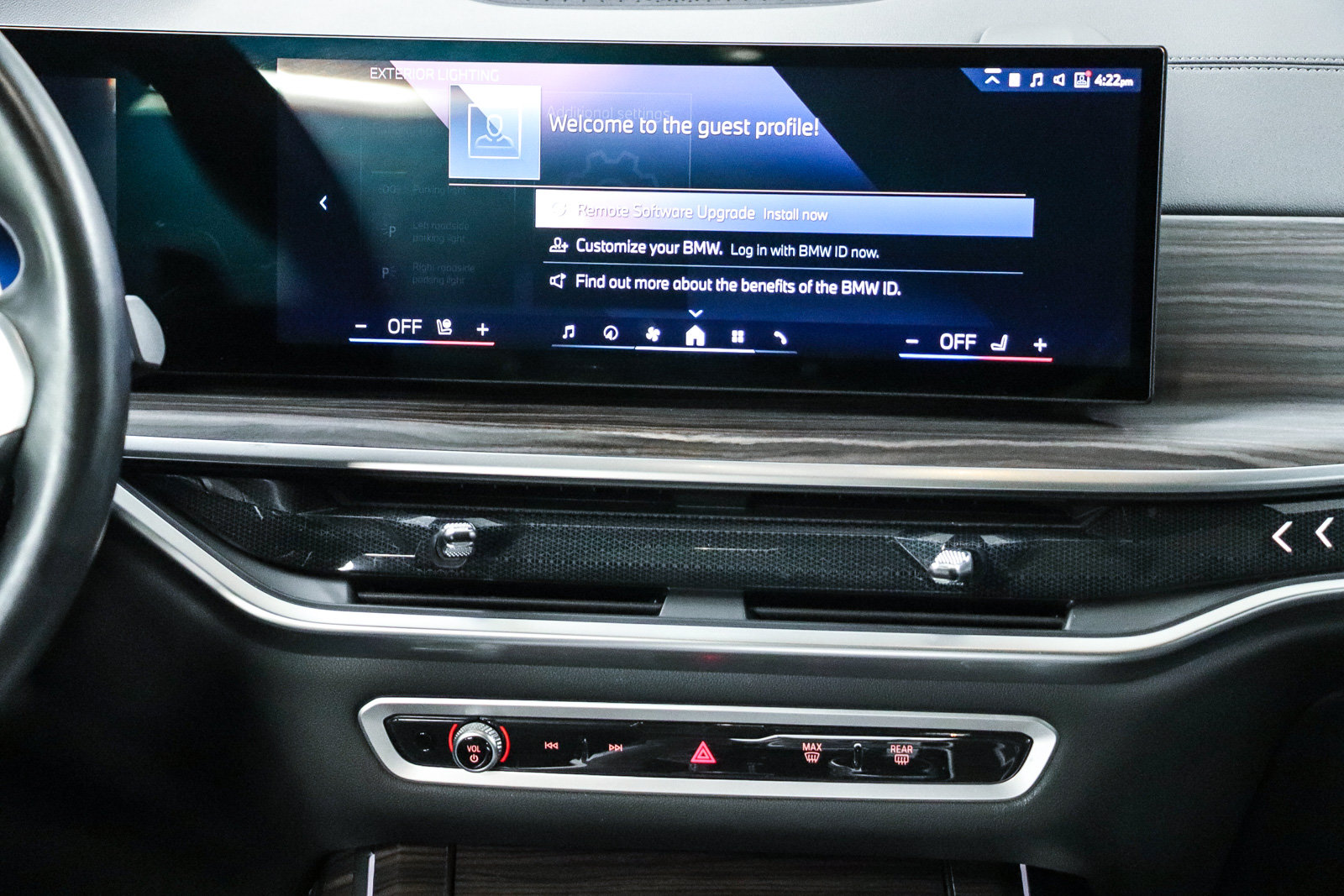 Certified 2024 BMW X7 xDrive40i w/ M Sport Package AWD/4WD image 14