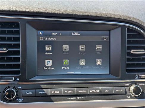 Used 2017 Hyundai Elantra SE image 16