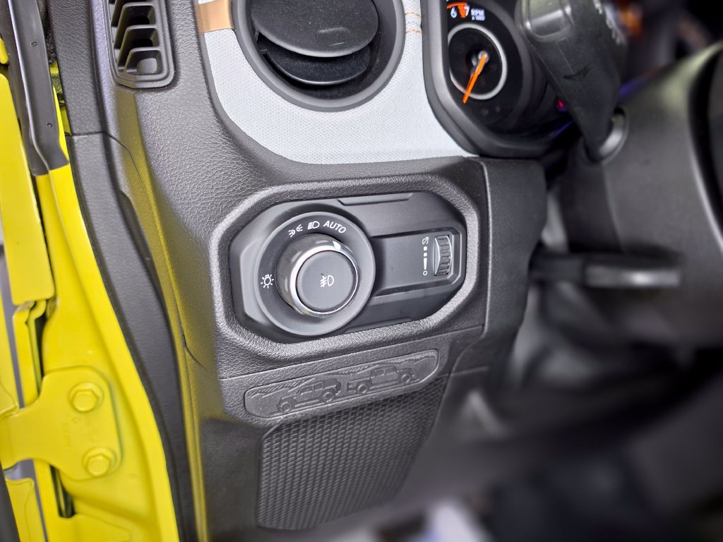 Used 2024 Jeep Wrangler Sport AWD/4WD image 17