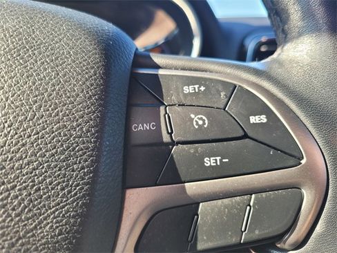 Used 2022 Jeep Grand Cherokee Laredo X image 27