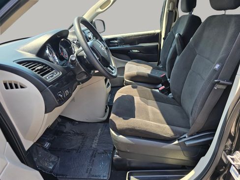 Used 2014 Dodge Grand Caravan SE w/ Quick Order Package 29E SE FWD image 21