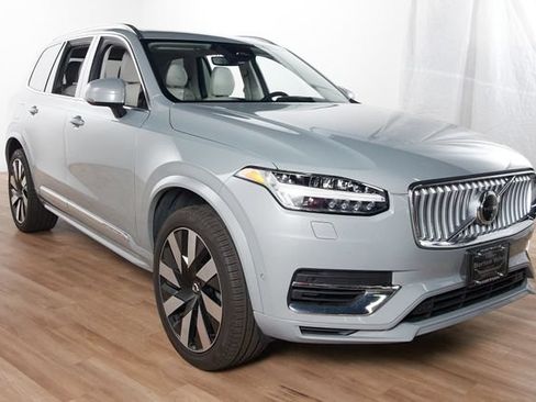 Used 2024 Volvo XC90 T8 Ultimate w/ Protection Package Premier AWD/4WD image 3