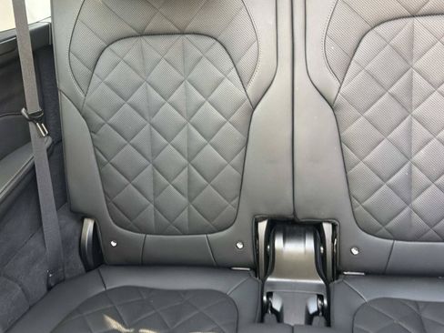 Used 2023 BMW X7 xDrive40i w/ Premium Package AWD/4WD image 13